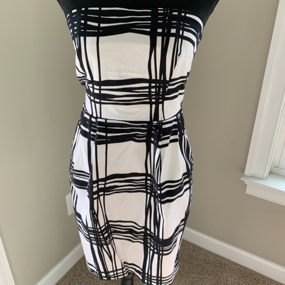Express Dresses & Skirts - EXPRESS Black & White Plaid Strapless Dress - Sz 4